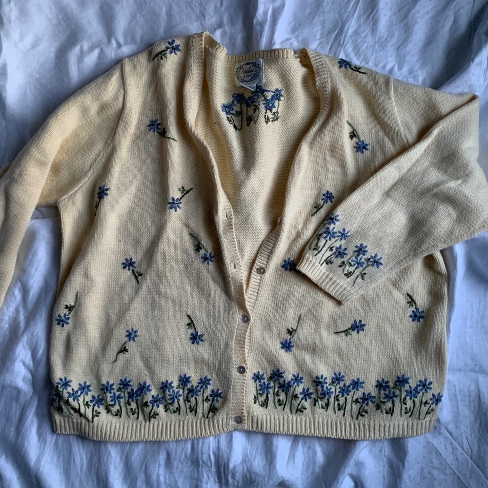 Stitches in time yellow cottage core floral cardigan, blue flowers, size 1X